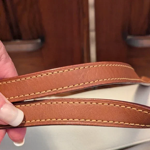 Vintage Dooney & Bourke Chalk/White Florentine Smith Bag - Picture 9 of 12